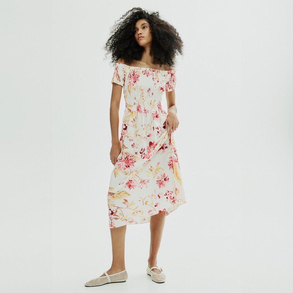H&M Cream Floral Dress Size Medium Smocked Off-Shoulder Short Sleeve Midi - Picture 2 of 8